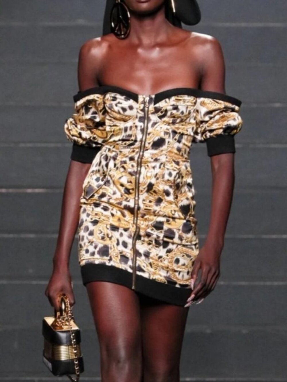 MOSCHINO x H&M Off the Shoulders Mini Dress US 2 Animal Chain Print Gold & Black